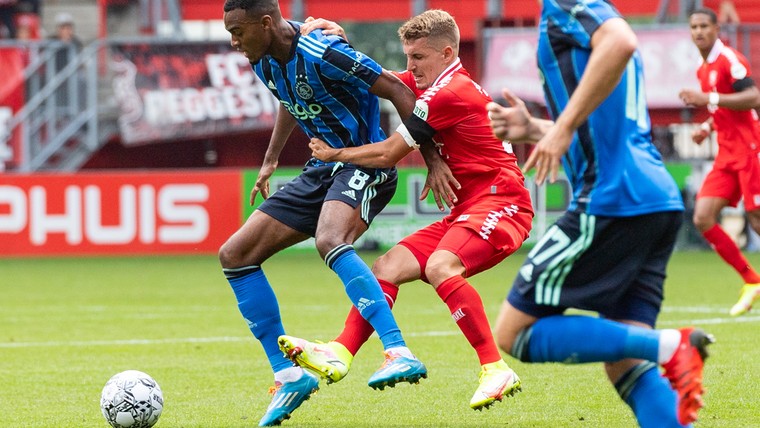 Kritiek op Ajax, steun voor Haller: 'Hij wordt 0,0 gevoed'