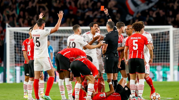 PSV krijgt dankzij rode kaart Benfica hulp in Champions League-jacht