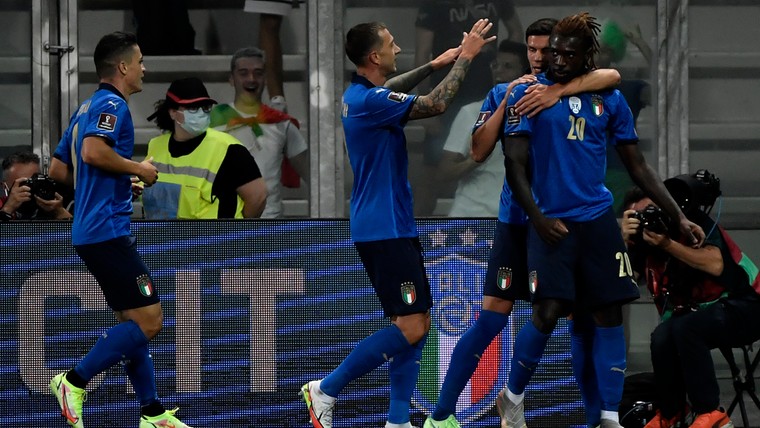 Italië langst ongeslagen ploeg ooit, Engeland verliest perfecte status