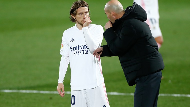 Tot het einde bij Real: krijgt Zidane met de jarige Modric eindelijk een opvolger?