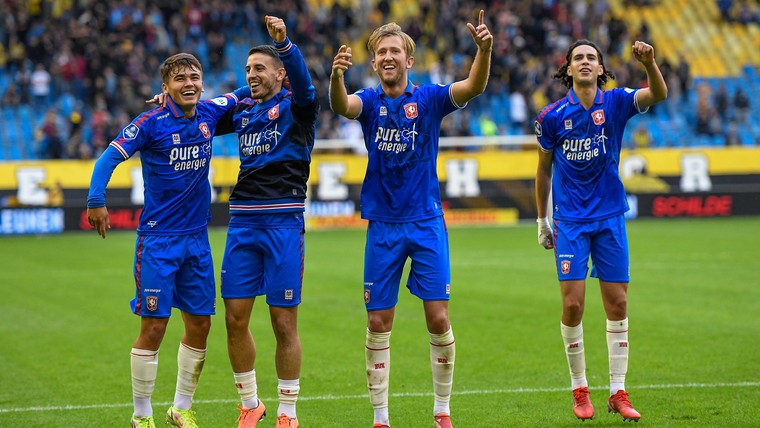 Eerste goal, humor in de ploeg en knettergekke fans: Vlap geniet bij Twente