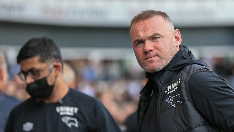 Rooney en Derby County in enorme problemen na fikse puntenstraf