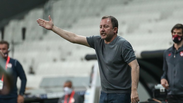 Besiktas-trainer ziet ook voordeel van gehavende ploeg tegen Ajax