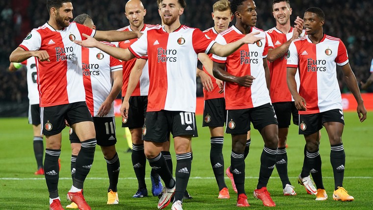 Feyenoord trekt zege over de streep op heet avondje in De Kuip