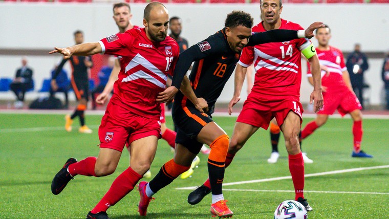 'Landelijke discussie' in Gibraltar: speelt ploeg aanvallender tegen Oranje?