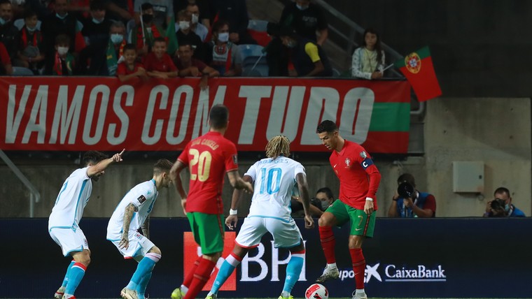 Ronaldo pakt volgend record bij Portugal, invaller Tadic scoort voor Servië