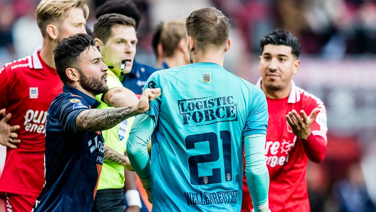 Twente en Willem II eindigen met tien man en één punt in duel vol irritatie 