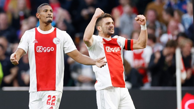 Ajax krijgt zijn revanche: PSV lijdt recordnederlaag in Amsterdam