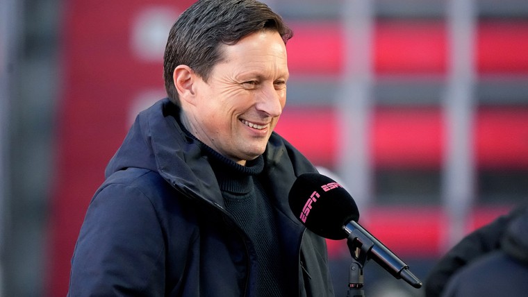 Schmidt blikt lachend vooruit op duel Ajax: 'Ja, Go Ahead is erg goed'