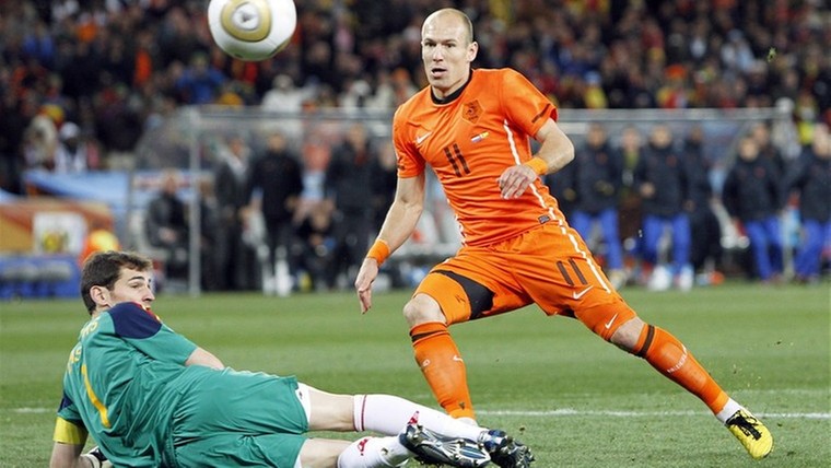 Casillas en hét WK-moment: 'Robben deed niet wat hij had moeten doen'