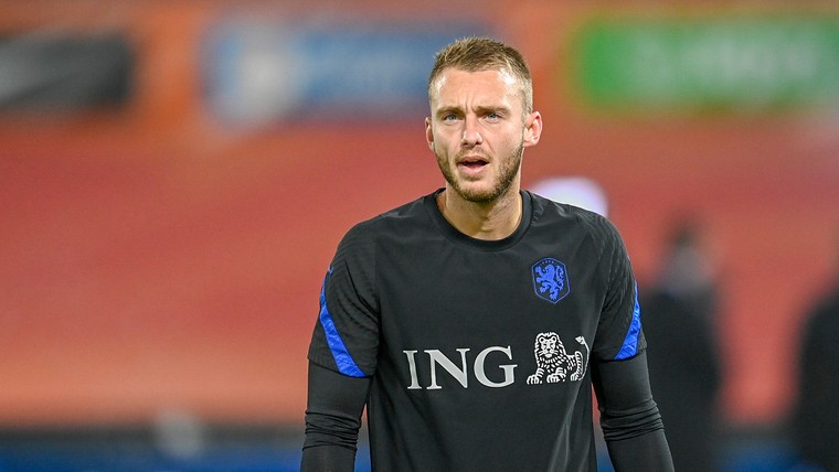 Van Gaal roemt 'vreemde eend' Cillessen: 'De groep heeft Jasper omarmd'