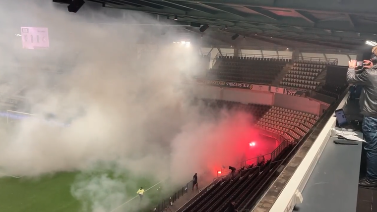 Ook bij Heracles gaat het mis: fans gooien vuurwerk en betreden stadion