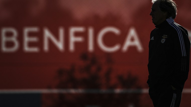 Corona slaat zwaar toe: Benfica-tegenstander stelt negen spelers op
