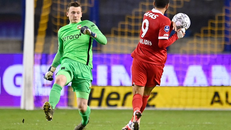 Gestuntel Vitesse-doelman Schubert tegen AZ blijft onbestraft
