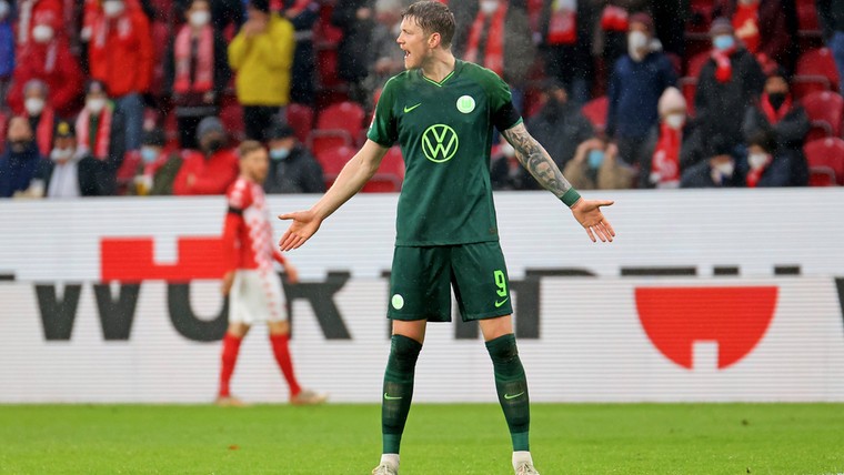 Wolfsburg ploetert na Van Bommel-exit verder, Schick scoort vier keer