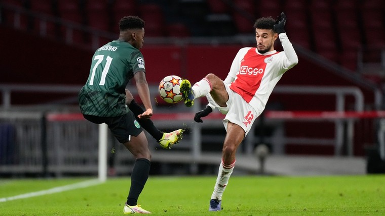 'Welpjes' van Sporting krijgen voetballes van Ajax: 'Dit is een ander niveau'