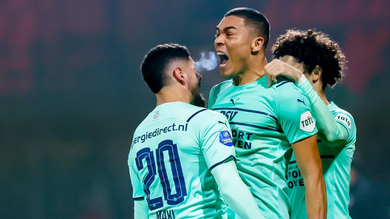 Late goal Vinícius maakt PSV absolute winnaar van het weekend 