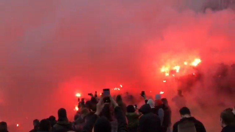 Feyenoord-fans zorgen voor vuurwerk tijdens laatste training voor Klassieker
