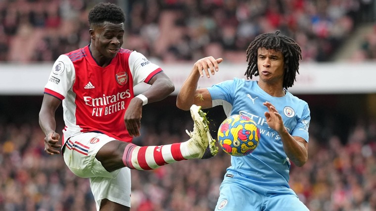 Heerlijke redding: Aké krijgt volop lof na duel met Arsenal 