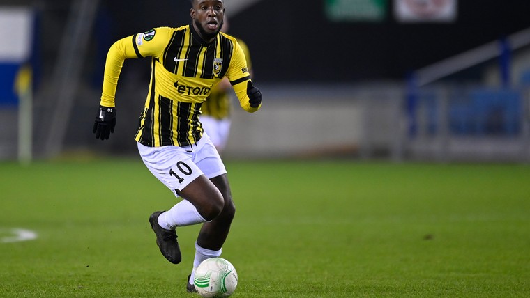 PSV denkt aan transfervrije terugkeer oude bekende Bazoer