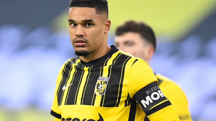 PSV denkt door blessure Ramalho weer aan Doekhi