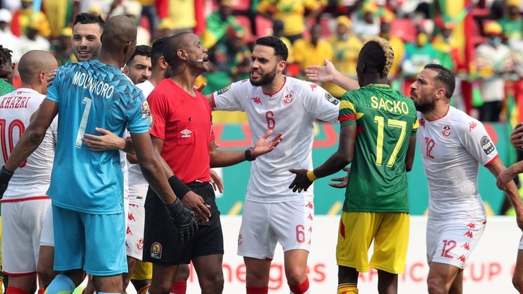 Veelbesproken Afrika Cup-arbiter krijgt belangrijke rol bij Marokko-Gabon