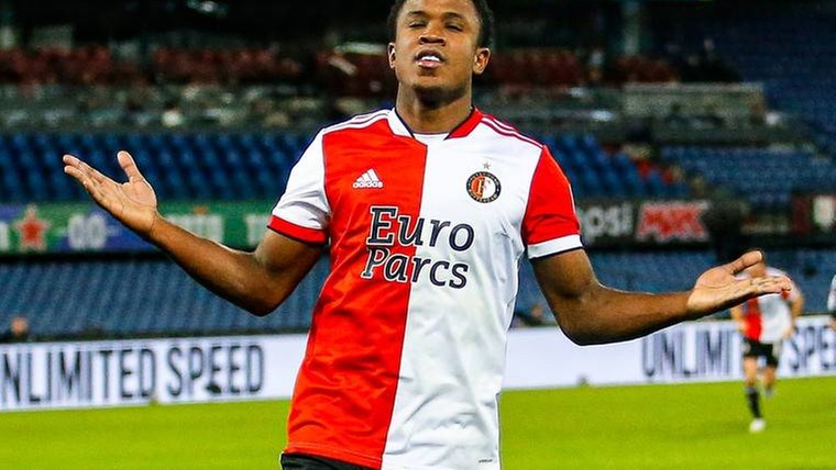 Sinisterra laat zich weer zien op de Feyenoord-training