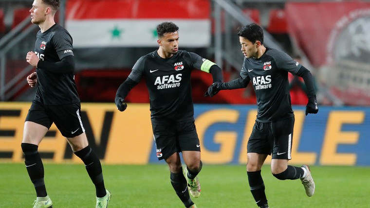 AZ herstelt zich na blunder Vindahl en schakelt FC Twente uit