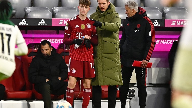 Jongste Bayern-debutant ooit maakt meteen veel indruk