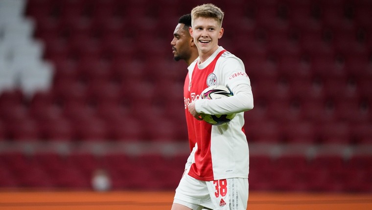 Volgende opsteker voor Ajax-talent: debuteren, scoren én een nieuw contract