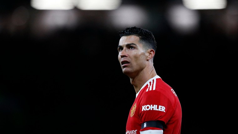 Pijnlijke misser: Ronaldo faalt vanaf de penaltystip
