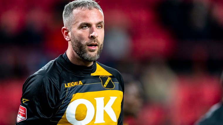 NAC krijgt geen adem tegen PSV: 'Alsof we tegen zestien man speelden'