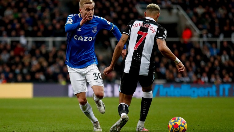 Solide debuut Van de Beek kan Everton niet inspireren: 'Ik heb geen toverstokje'