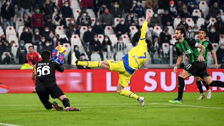 Uitgerekend Vlahovic bezorgt Juventus plek in zéér pikante halve finale
