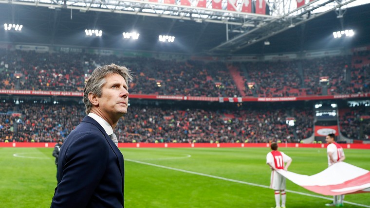 Ajax in de greep van het Overmars-schandaal: 'Iedereen is verbijsterd en geraakt'