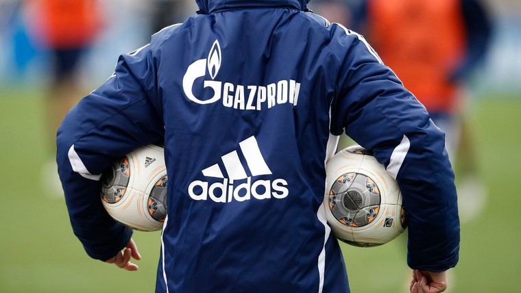Schalke overstag: club verwijdert hoofdsponsor Gazprom van shirts