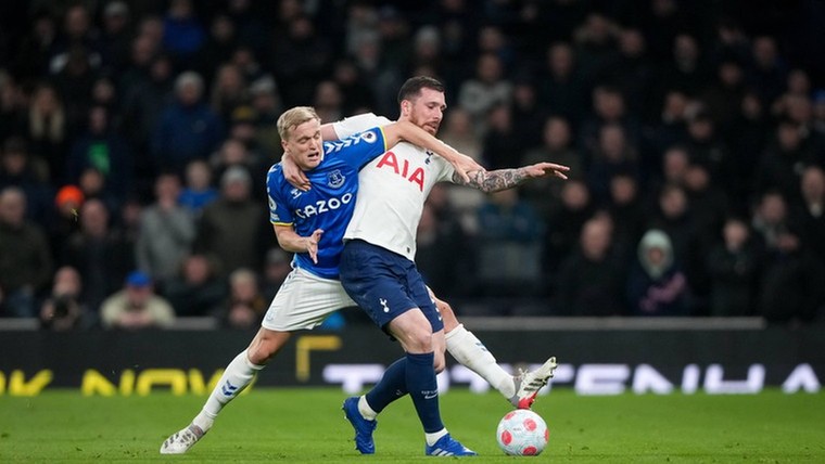 Carragher schrikt van tekortkoming bij Van de Beek en Everton-defensie