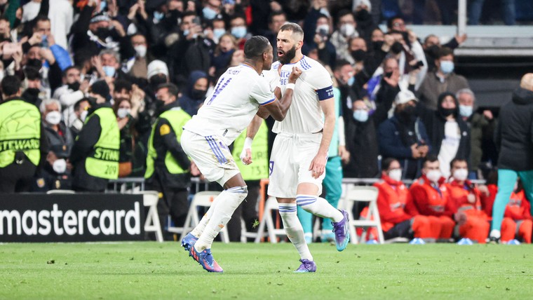 Benzema troeft Mbappé af en kegelt PSG uit de Champions League