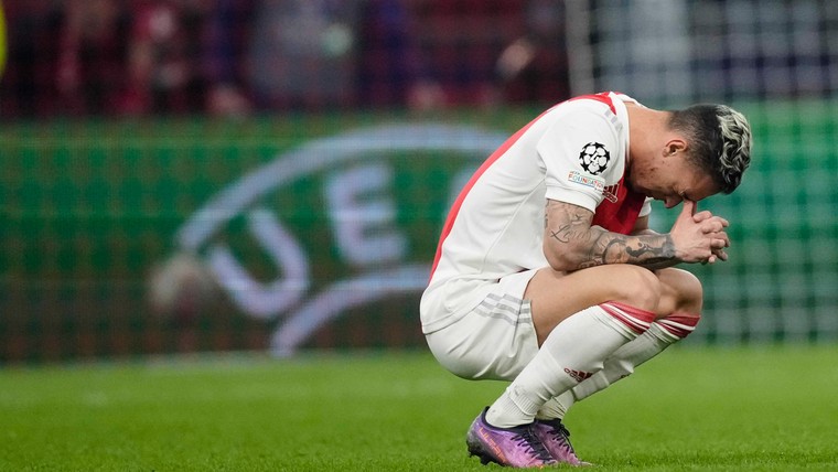 'Dit kan zomaar een van de meest dramatische jaren van Ajax worden'