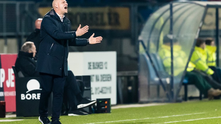 Willem II laat bij debuut Hofland zeker lijkende zege op AZ door vingers glippen