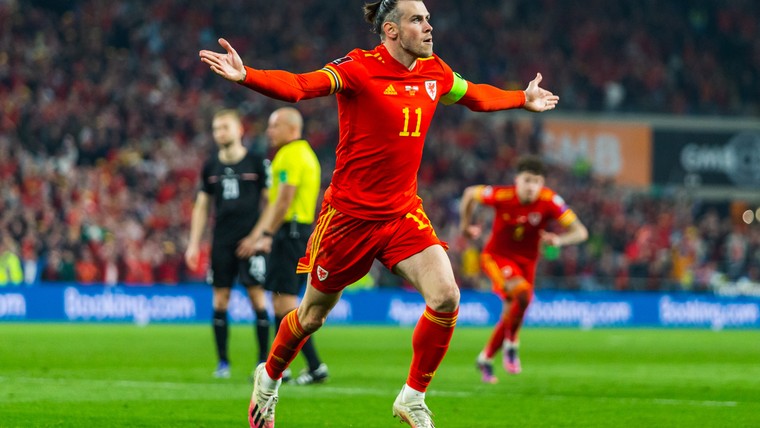 Heroïsch optreden Bale laat Wales dromen van eerste WK in 64 jaar