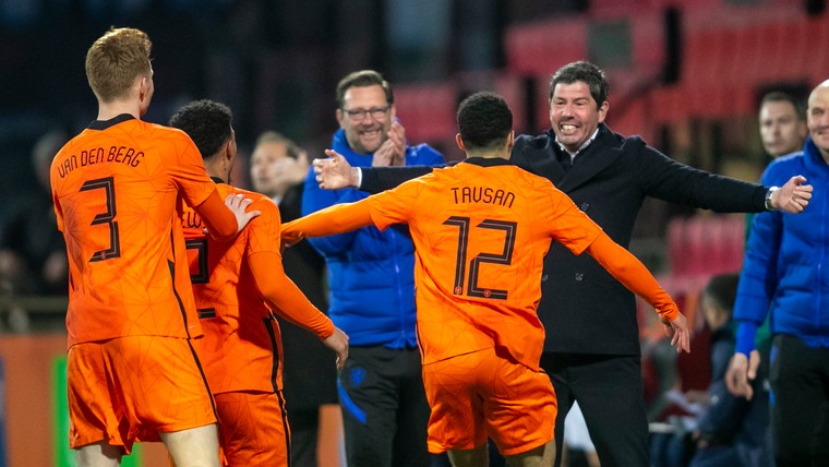 Debutant Tavsan redt tiental Jong Oranje in thriller voor EK-kwalificatie