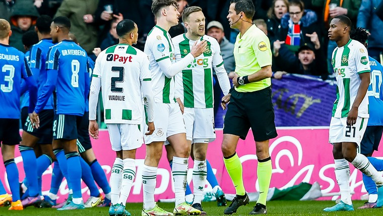 Nijhuis duidelijk over penalty Ajax: 'Hiervoor is de VAR bedoeld'