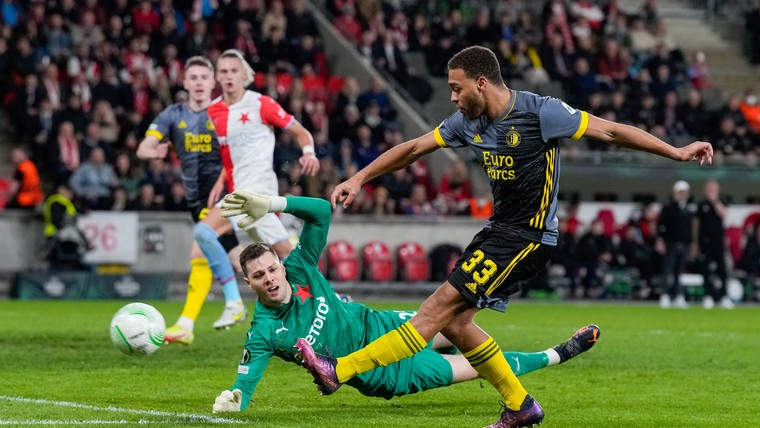 Praagse 'kortsluiting' helpt 'geweldig Feyenoord'