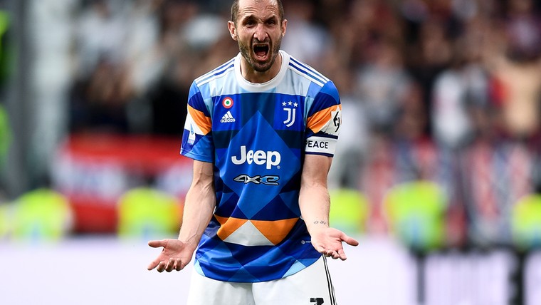 Chiellini zweept Juventus-spelers op wel heel bijzondere wijze op