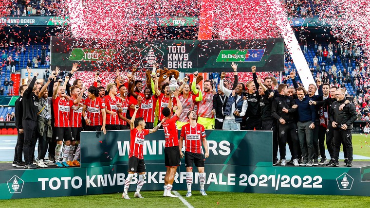 PSV wordt na bekerwinst zondagavond nog gehuldigd in stadion