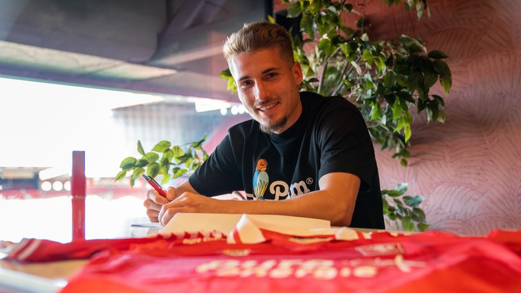 Twente legt Sadílek vast: 'Een speler die echt past bij de club'
