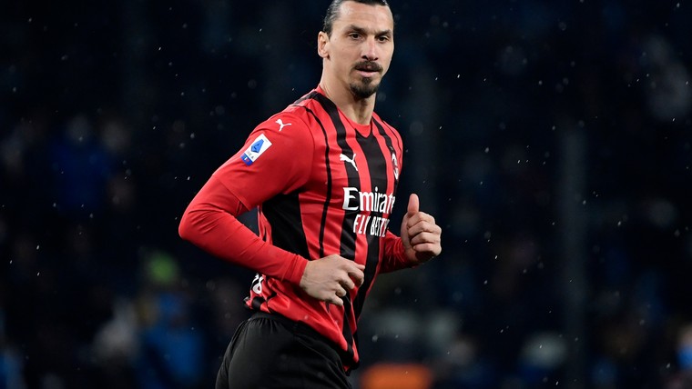 Milan stoot Inter in extra speeltijd van de troon, Zlatan viert rentree met assist
