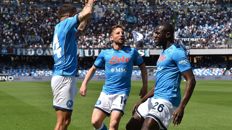 Vier goals in ruim twintig minuten zetten Napoli op spoor van volgende CL-deelname