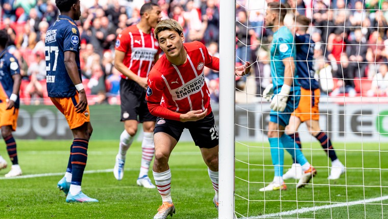 PSV zet in doelpuntrijk duel met Willem II weer stap richting Ajax